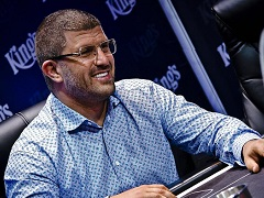 Biografia de Leon Tsoukernik