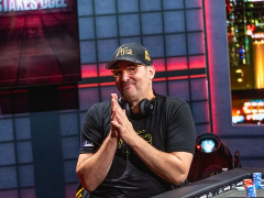 Hellmuth wins third HU battle against Esfandiari