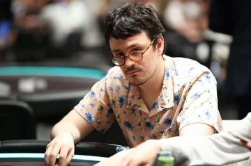 Айзек Хэкстон стал чемпионом турнира по 6+ Holdem на HRW Week