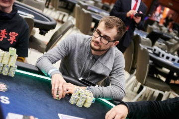 Виктор "papan9_p$" Устимов победил в 8-Max турнире на WPT Online