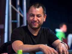 Роб Йонг запропонував срібні браслети для WSOP Online