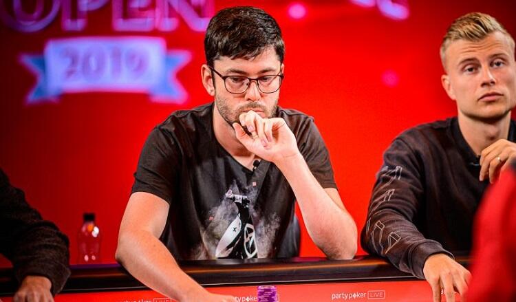 Ееліс Пярсінен виграв фіолетовий піджак Ееліс Пярсінен 2020