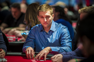 Тони Данст выиграл второй золотой браслет WSOP