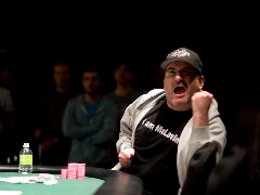 Майк Матусов погрожував дівчині кулаками після вильоту із WSOP Online