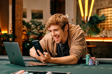 Фёдор Хольц вышел в полуфинал хедз-ап чемпионата на WSOP Online