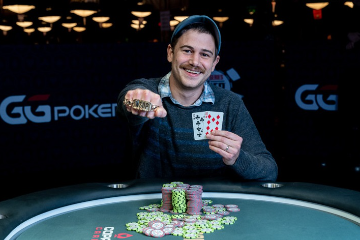 Кэш-игрок из США Энтони Деноув выиграл свой первый браслет WSOP