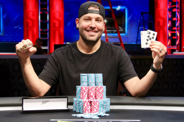 Американец Джереми Осмус выиграл свой второй браслет WSOP