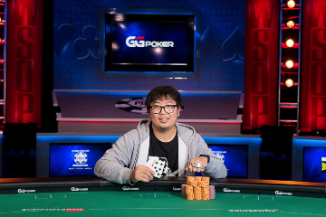 Американец выиграл браслет WSOP в поле из 13 000 игроков