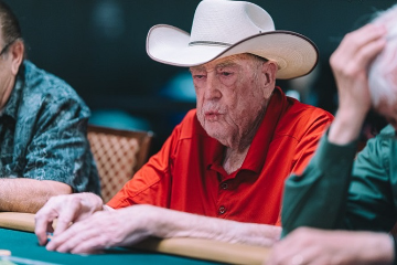 Дойл Брансон сыграл в одном из живых турниров WSOP