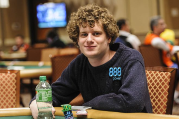 Финалист Мейн Ивента WSOP 2011 откроет бар и встанет в нём за стойку
