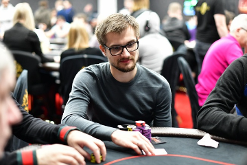 Виктор "papan9_p$" Устимов выиграл нокаут-турнир High Roller Club