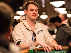 Джастин Лапка выиграл золотой браслет WSOP