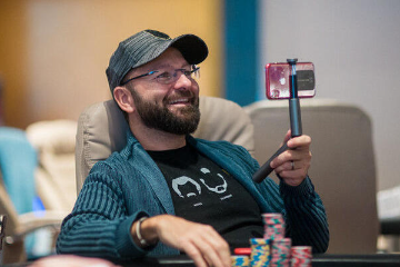 Негреану попал за финальный стол браслетного ивента WSOP Online