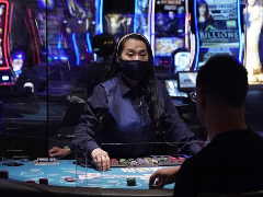 Las Vegas casino employees should wear masks again