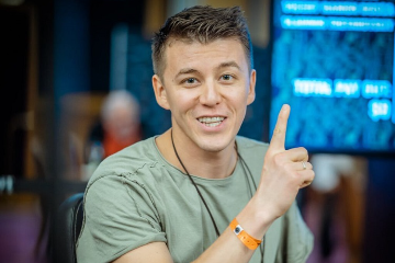 Анатолий Филатов победил в Super Million$ Main Event за 10 300$