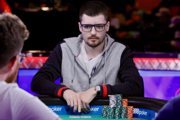 Дмитрий Юрасов выиграл свой второй золотой браслет WSOP