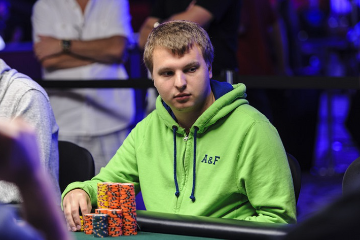 Алексей Поняков проиграл битву за браслет в Heads-Up Championship