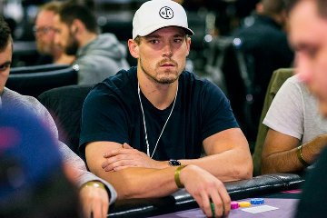 Алекс Фоксен победил в турнире PokerGO Tour High Roller за 15 000$