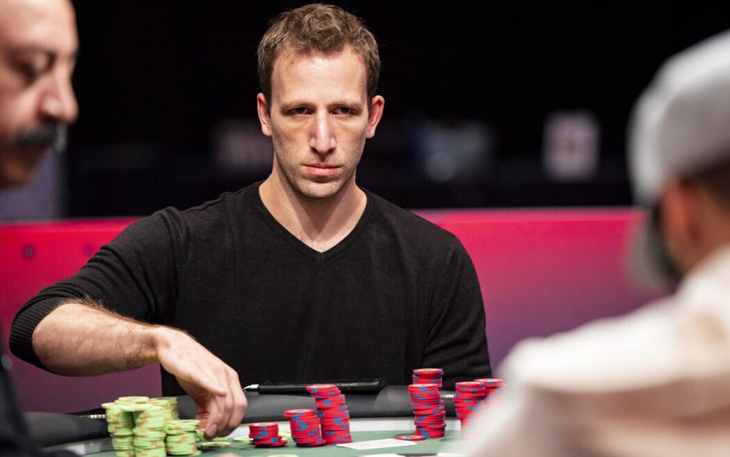Бенні Глейзер під час гри на WSOP 2023 Event #38: 10 000$ Limit 2-7 Lowball Triple Draw