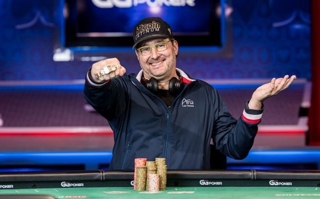 Філ Хельмут