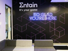 Entain виставила на продаж PartyPoker. Компанія планує відмовитися від покерного ринку