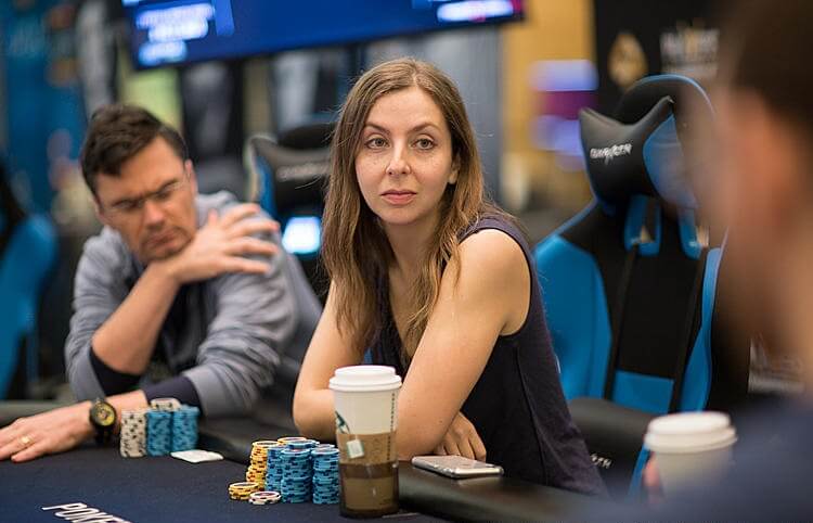 Мария Конниковой в покере