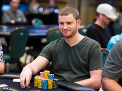 Дэвид Питерс лидирует в финальной 16-ке Main Event PCA