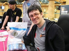 Айзек Хэкстон лидирует в Super High Roller Bowl China