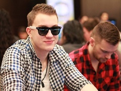 Чемпион SCOOP за 25 000$ попросил RomeOpro приютить его в Киеве