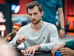 Андрей Патейчук лидирует в турнире хайроллеров partypoker Millions Russia