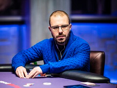 Дэн Смит подобрался к Дэвиду Питерсу в финале Poker Masters Main Event