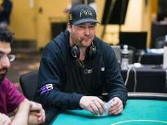 Фил Хельмут занял третье место в турнире по смешанным играм на WSOPE