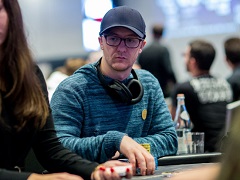 Кале Бернс в активной погоне за третьим браслетом WSOPE 2019
