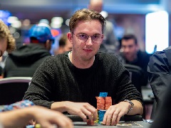 Литовский покерист лидирует в Главном Событии на WSOPE