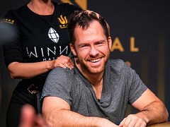 Dan Cates hits a royal flush at running second board
