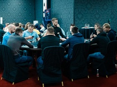«Да ладно, такого не бывает» или необычная раздача с WPT Russia
