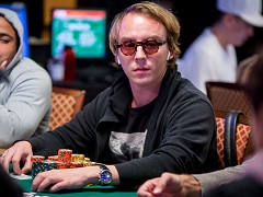Россиянин Роман Коренев лидирует в WSOP NLH Marathon