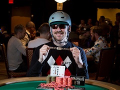 Анатолий Зырин выиграл золотой браслет WSOP