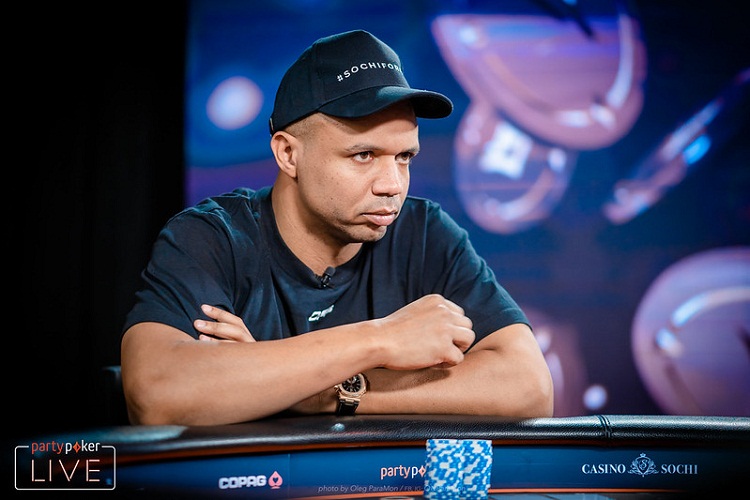 Phil Ivey won trophy at SHR Millions Sochi