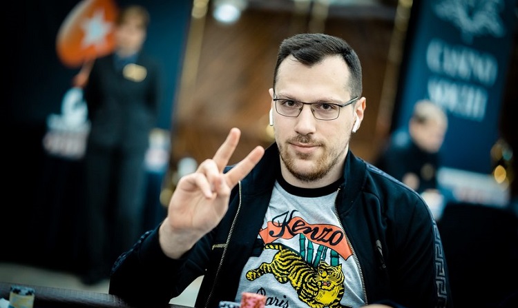 Россиянин в финале крупного турнира Poker Masters Артур Мартиросян 2020
