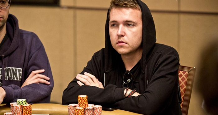 Украинский покерист выиграл перстень WSOPC в онлайн-турнире