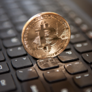 CoinPoker: покер-рум будущего или криптообман?