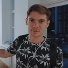 Где работает Фёдор Хольц?