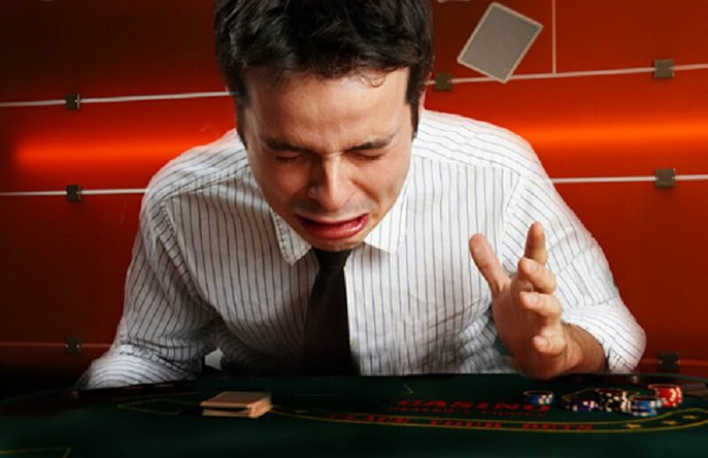 Проиграл деньги в онлайн покер не открывает приложение 1xbet на