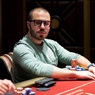Дэн Смит лидирует в турнире за 50 000$