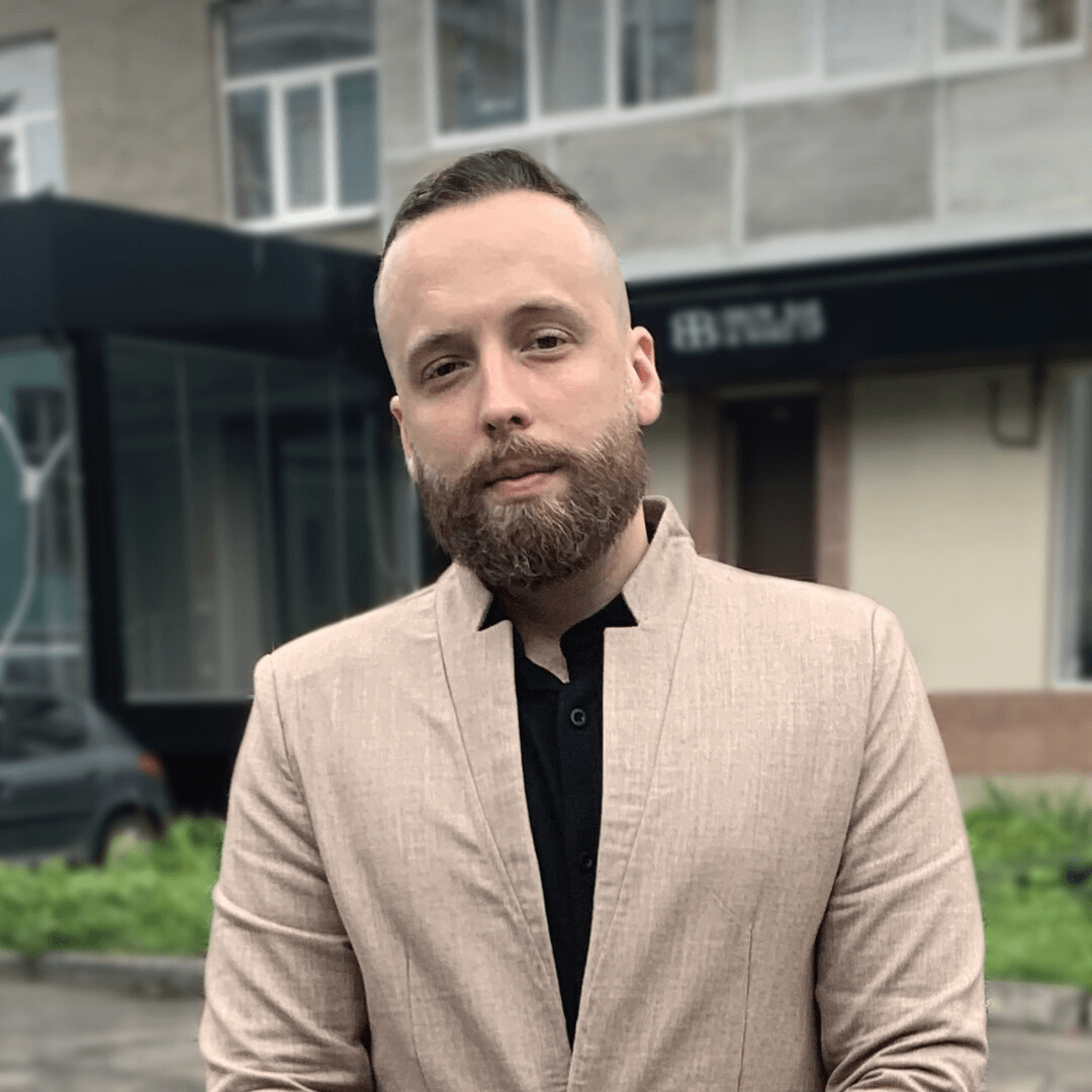 Maksym Baksheiev, CEO of Cardmates UK