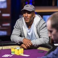 Даниэль Негреану анализирует раздачу Билла Перкинса в Super High Roller Bowl