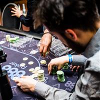 888poker дебютировал с новым форматом съемки покерного турнира