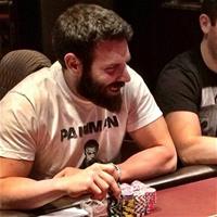 Айзек Хэкстон: «Билзерян заработал много денег, притворяясь покерным игроком»