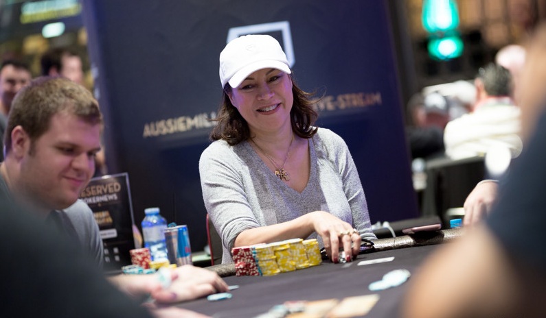 Dzhennifer Tilli Lidiruet V Aussie Millions Main Event